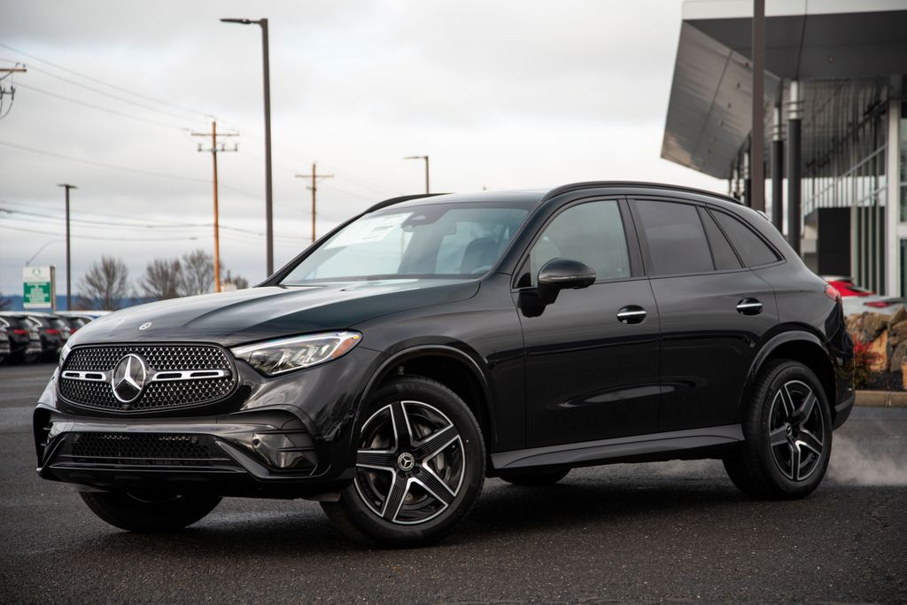 2026 Mercedes-Benz GLC Base's photo