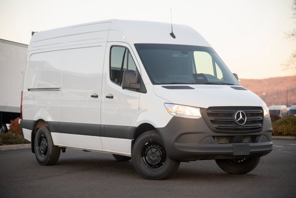 New 2025 Mercedes-Benz Sprinter 2500 Standard Roof 4-Cyl Diesel Van Cargo Van