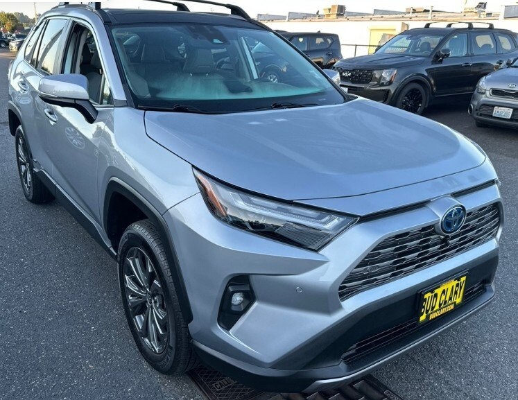 2023 Toyota RAV4 Hybrid Limited photo 3