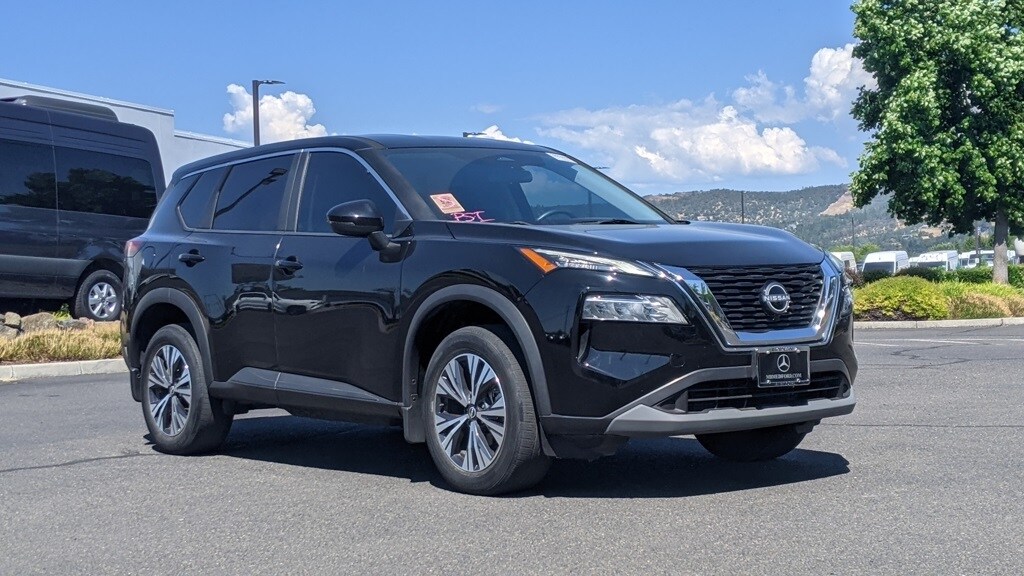 2023 Nissan Rogue SV photo 3