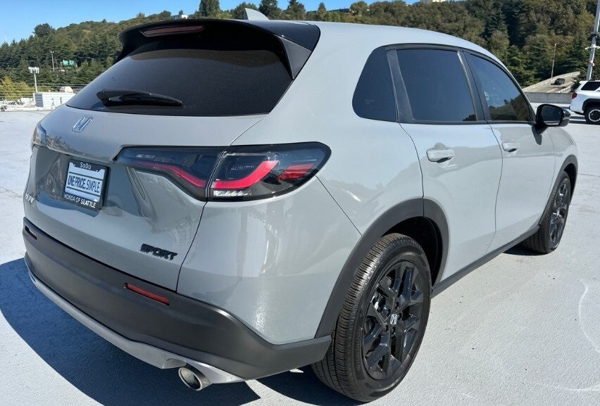 2025 Honda HR-V Sport photo 3