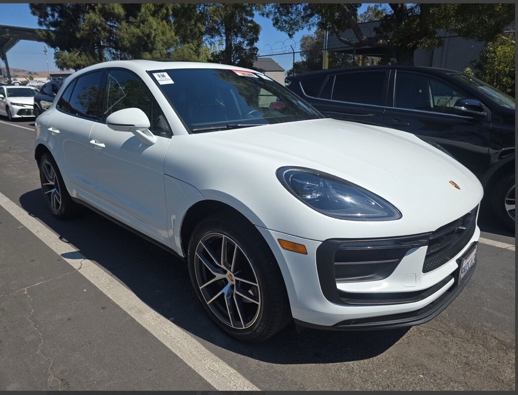 2024 Porsche Macan Base photo 4