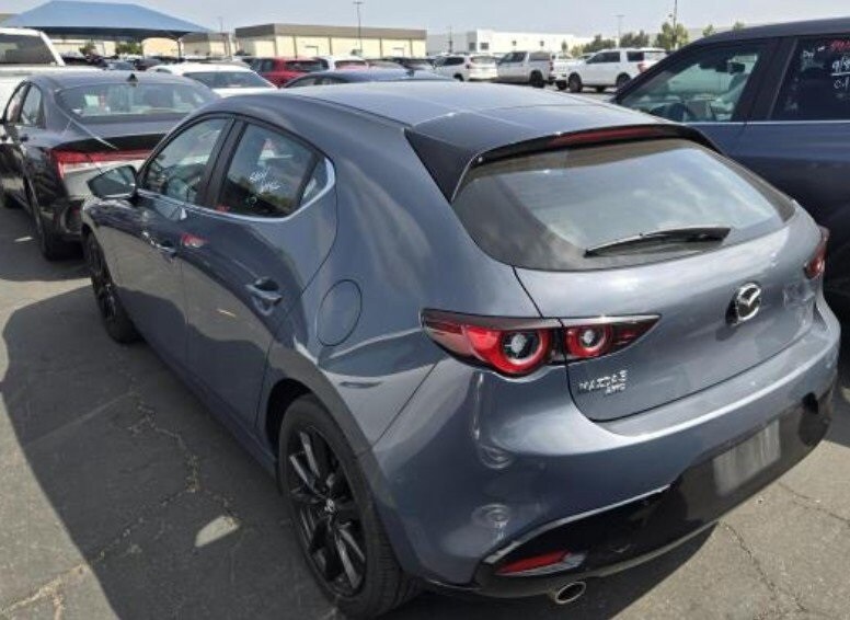 2024 Mazda Mazda3 2.5 s Carbon photo 4