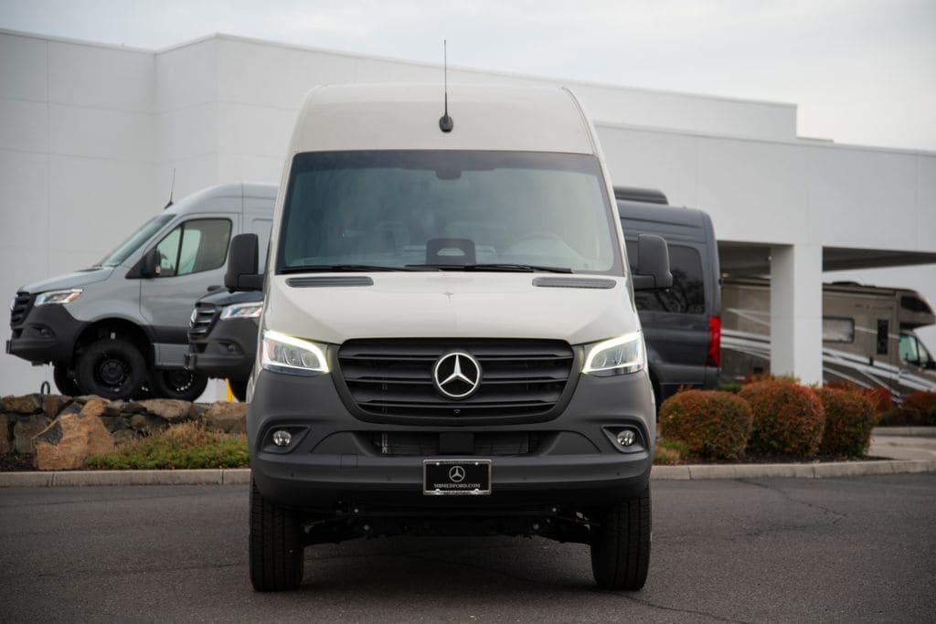 New 2025 Mercedes-Benz Sprinter 2500 High Roof 4-Cyl Diesel HO Van Crew Van
