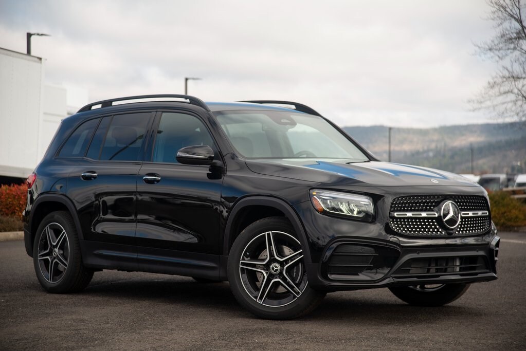 2025 Mercedes Benz GLB 250 4MATIC photo 3