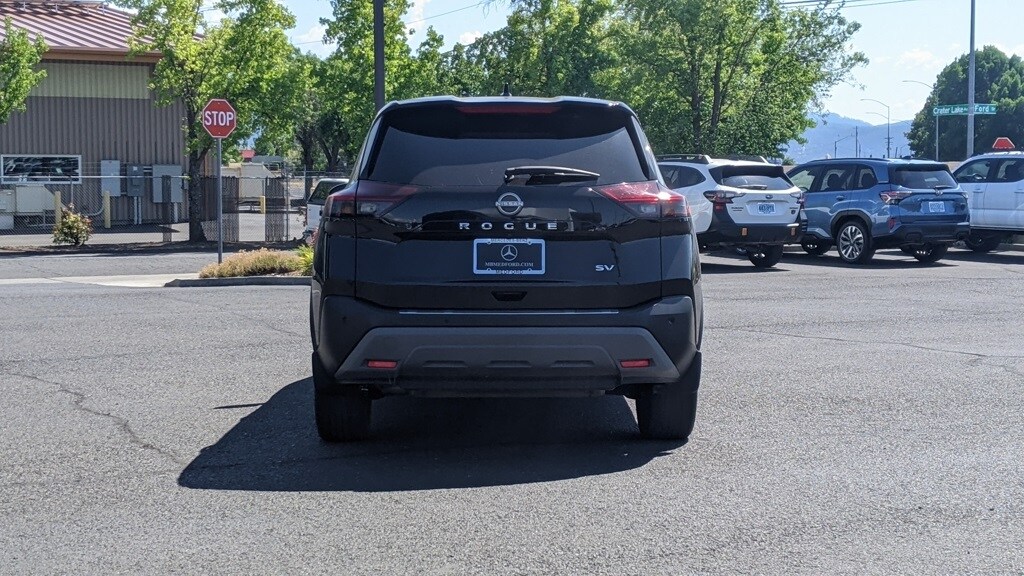 2023 Nissan Rogue SV photo 4