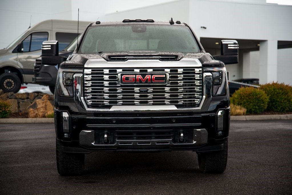 Used 2024 GMC Sierra 3500HD Denali with VIN 1GT49WEY9RF121886 for sale in Medford, OR