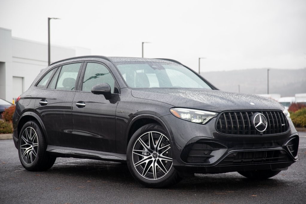 2025 Mercedes Benz GLC 43 AMG photo 3
