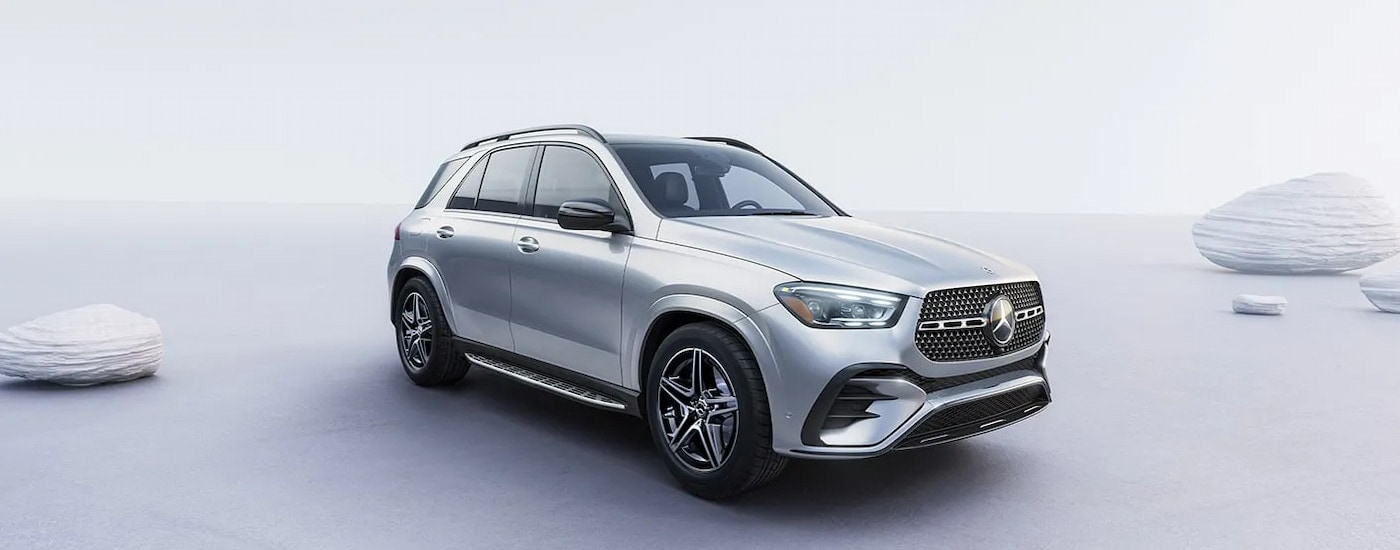 A silver 2025 Mercedes-Benz GLE 350 4MATIC Premium.