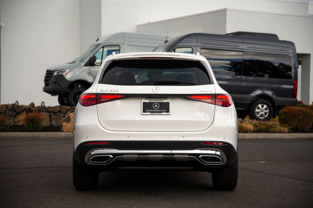 2026 Mercedes Benz GLC 300 4MATIC photo 2