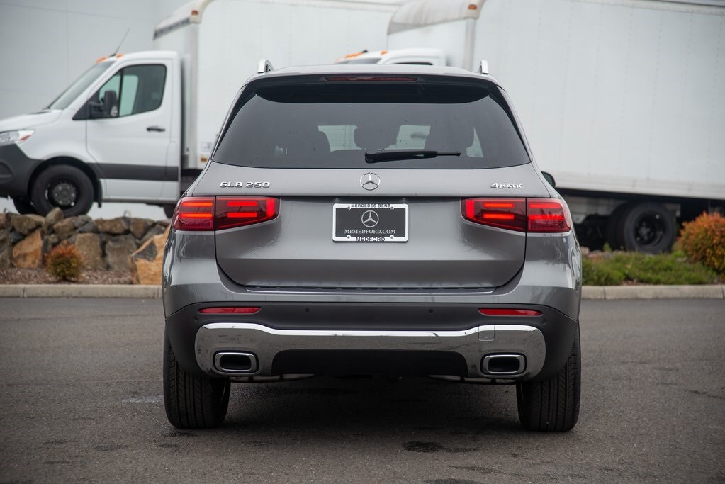 2025 Mercedes Benz GLB 250 4MATIC photo 4