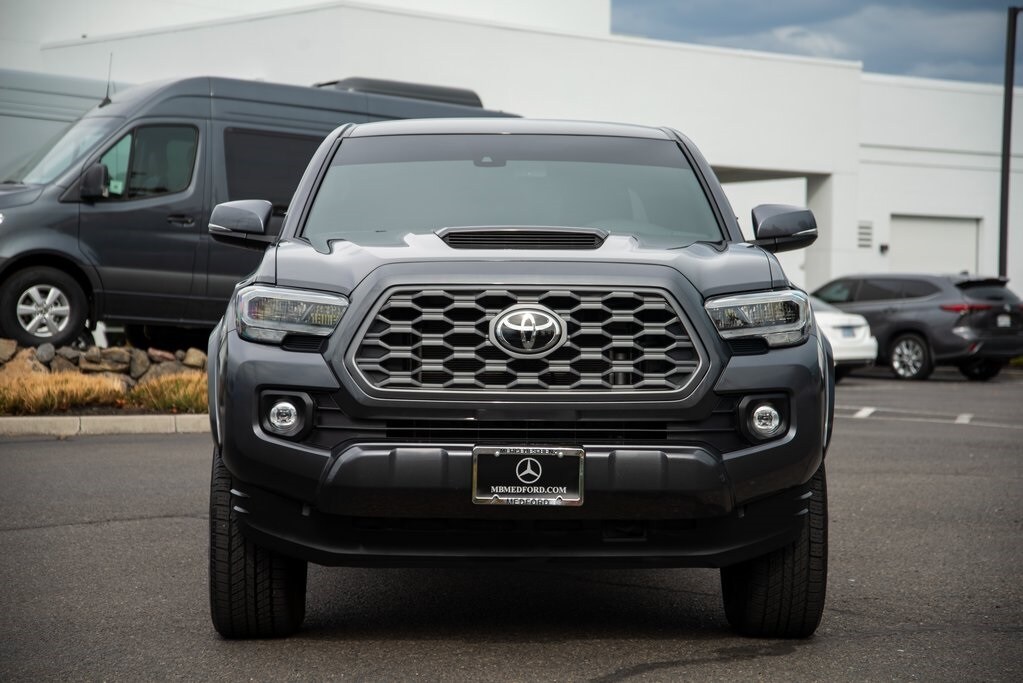 2023 Toyota Tacoma TRD Sport photo 2