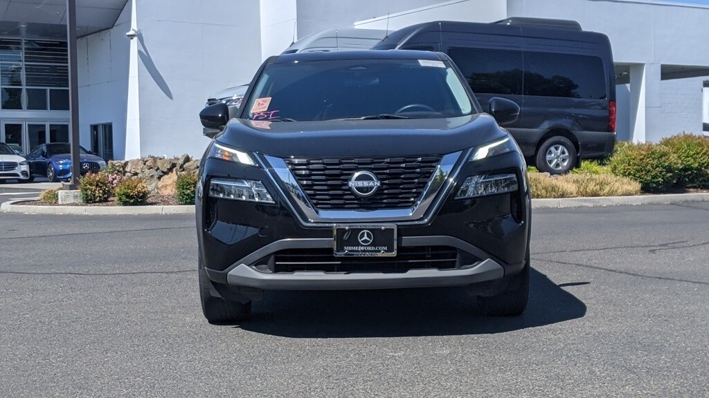 2023 Nissan Rogue SV photo 2