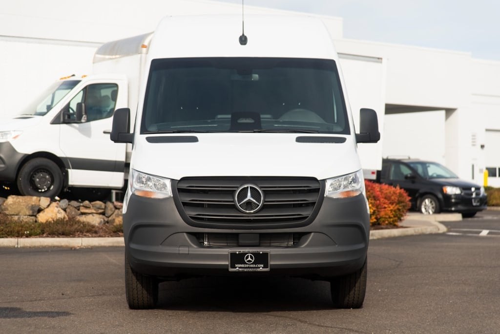 New 2025 Mercedes-Benz Sprinter 2500 Standard Roof 4-Cyl Diesel Van Cargo Van