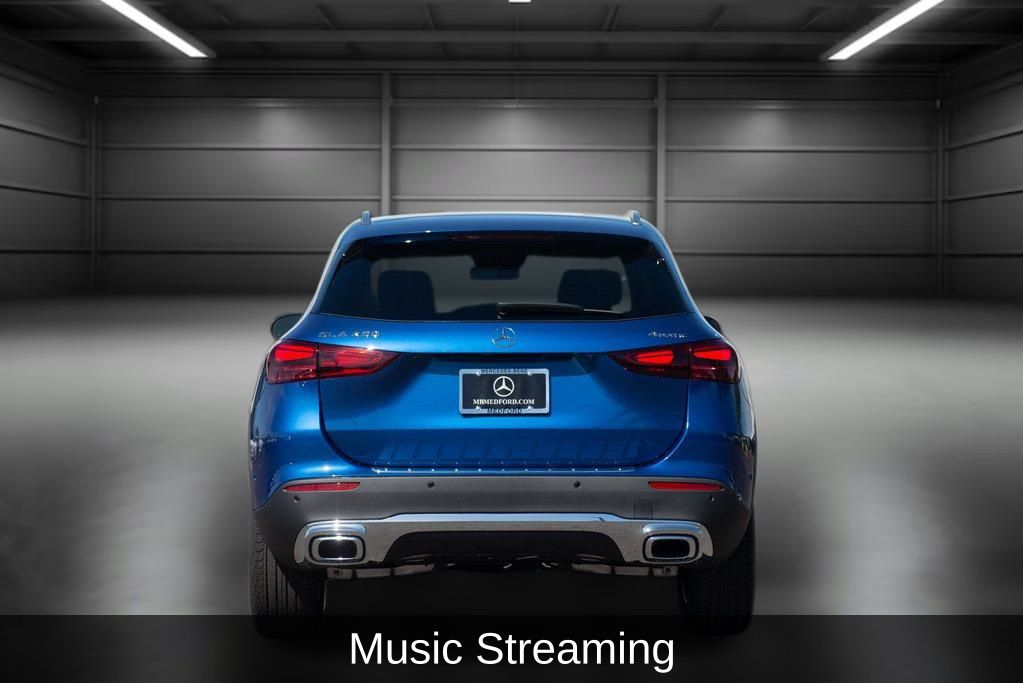 2025 Mercedes Benz GLA 250 4MATIC photo 4