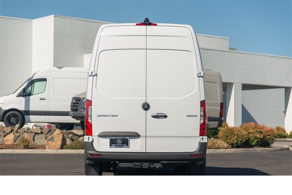 New 2024 Mercedes-Benz Sprinter 2500 Standard Roof 4-Cyl Diesel HO Van
