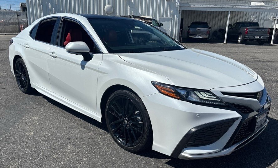 2021 Toyota Camry XSE V6 photo 2