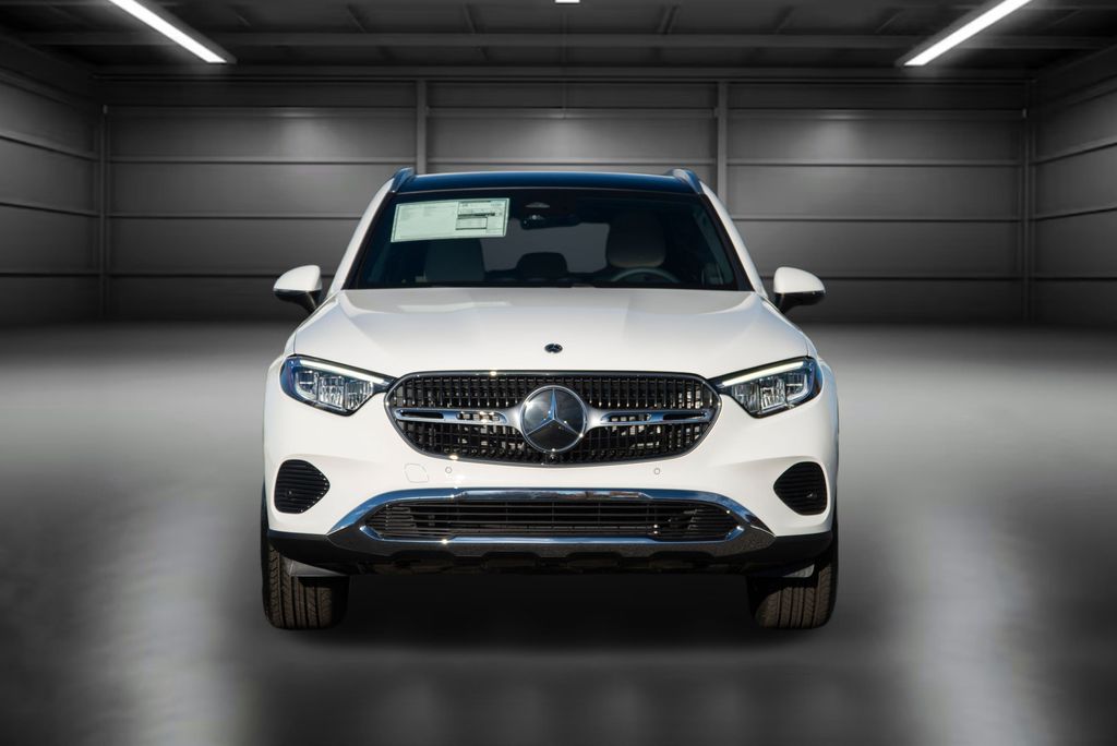 2026 Mercedes Benz GLC 300 4MATIC photo 2