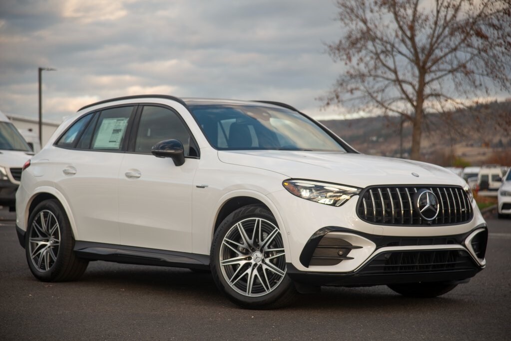 2025 Mercedes Benz GLC AMG 63 4MATIC photo 3