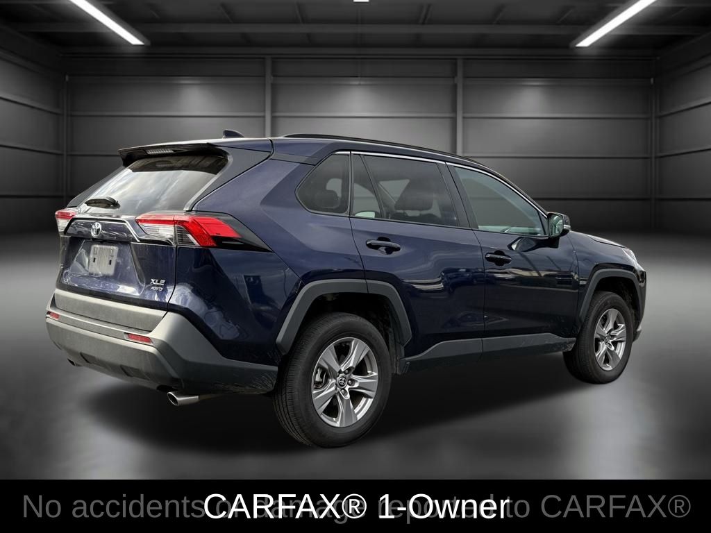 2024 Toyota RAV4 XLE photo 2