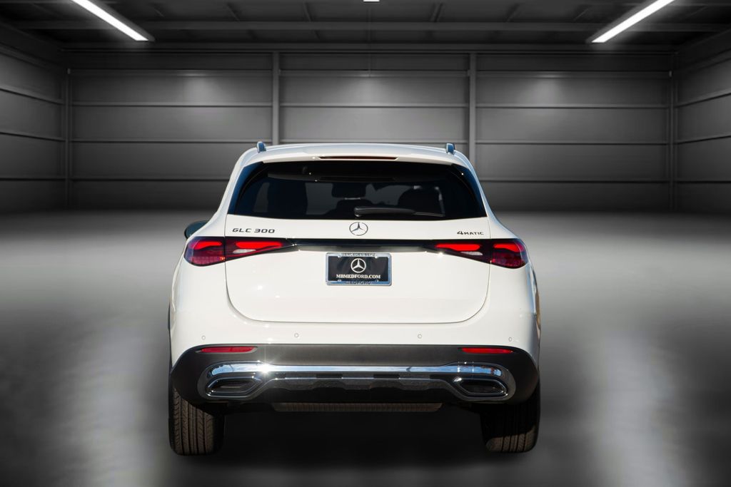 2026 Mercedes Benz GLC 300 4MATIC photo 4