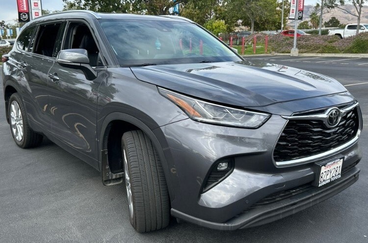 2022 Toyota Highlander Limited photo 2