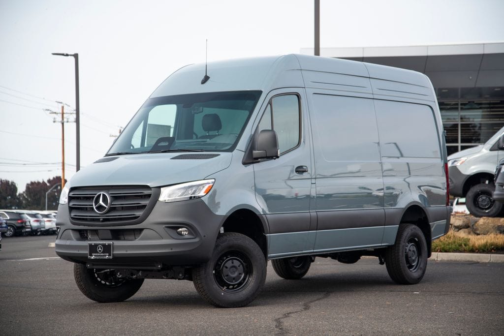 2025 Mercedes-Benz Sprinter Cargo Van Base's photo