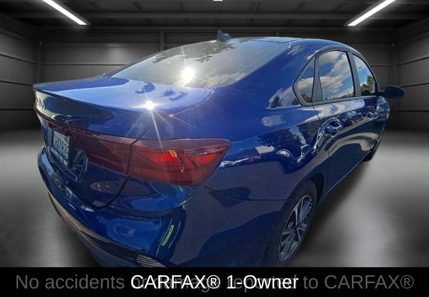 2023 Kia Forte LXS photo 2