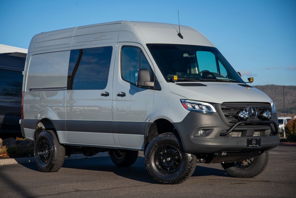 New 2025 Mercedes-Benz Sprinter 2500 Standard Roof 4-Cyl Diesel HO Van Cargo Van