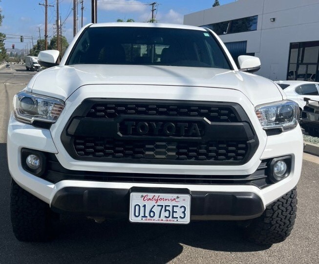 2021 Toyota Tacoma TRD Off-Road photo 2
