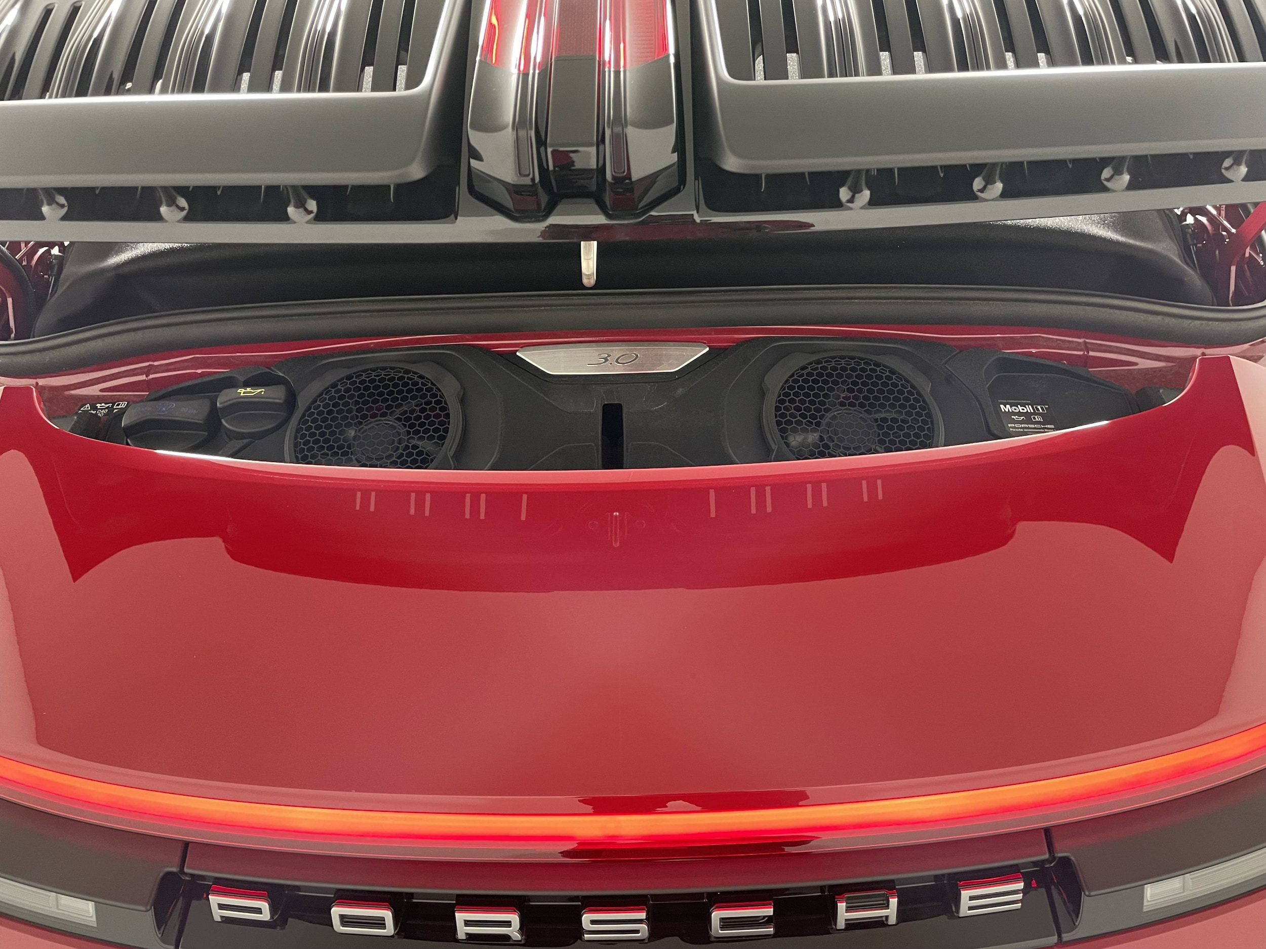 2025 Porsche 911 - Photo 21