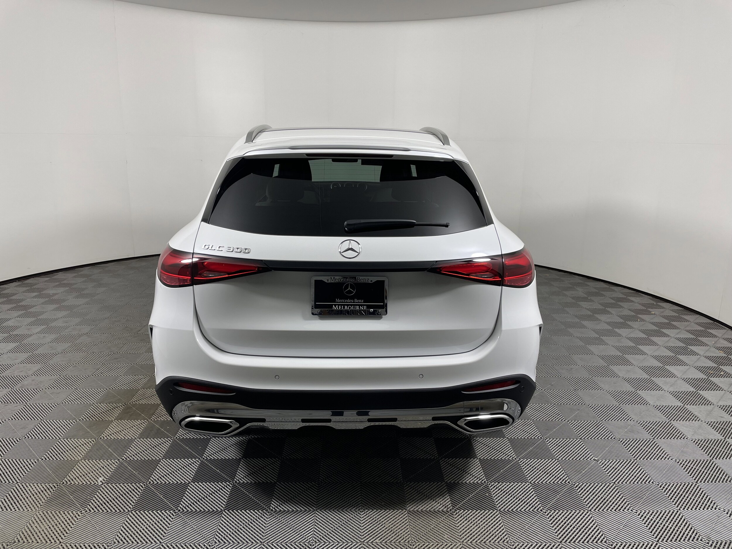 2026 Mercedes Benz GLC 300 photo 4
