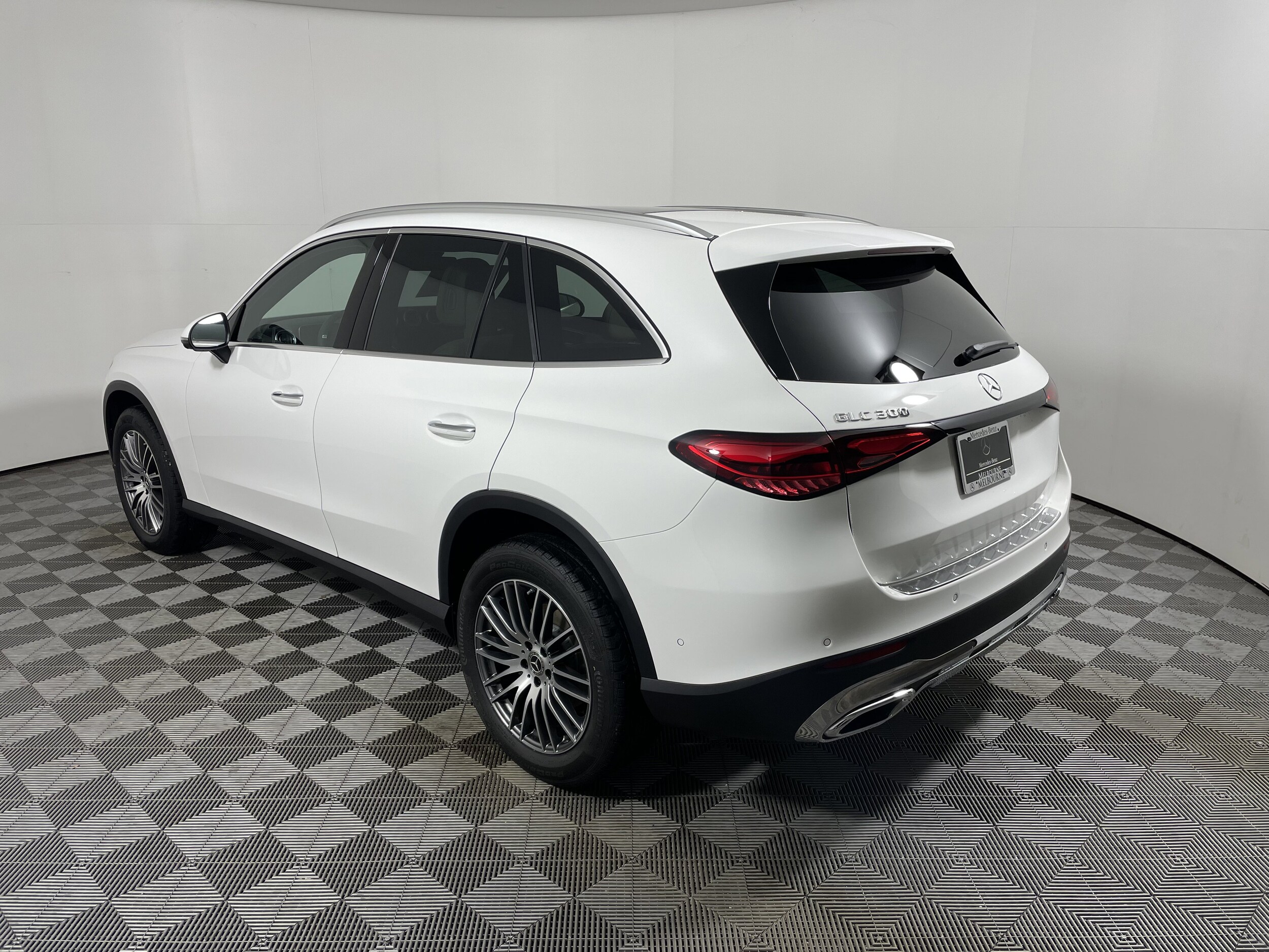 2026 Mercedes Benz GLC 300 photo 3