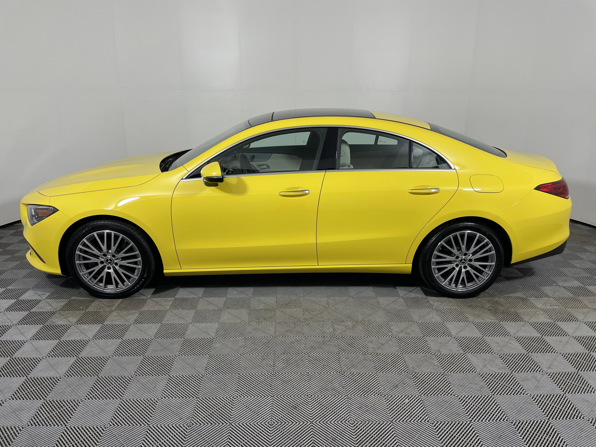 2023 Mercedes Benz CLA 250 photo 2