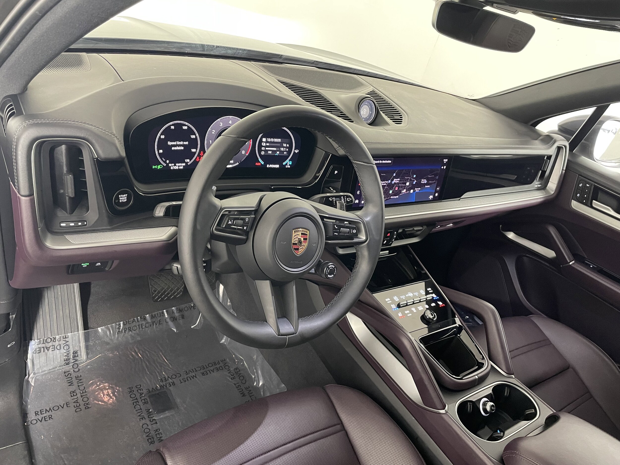 2025 Porsche Cayenne E-Hybrid photo 2