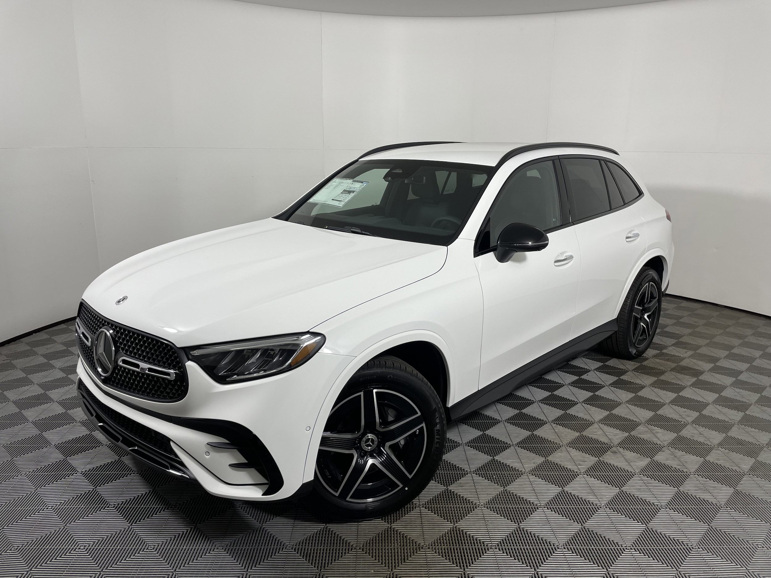 2026 Mercedes-Benz GLC Base's photo