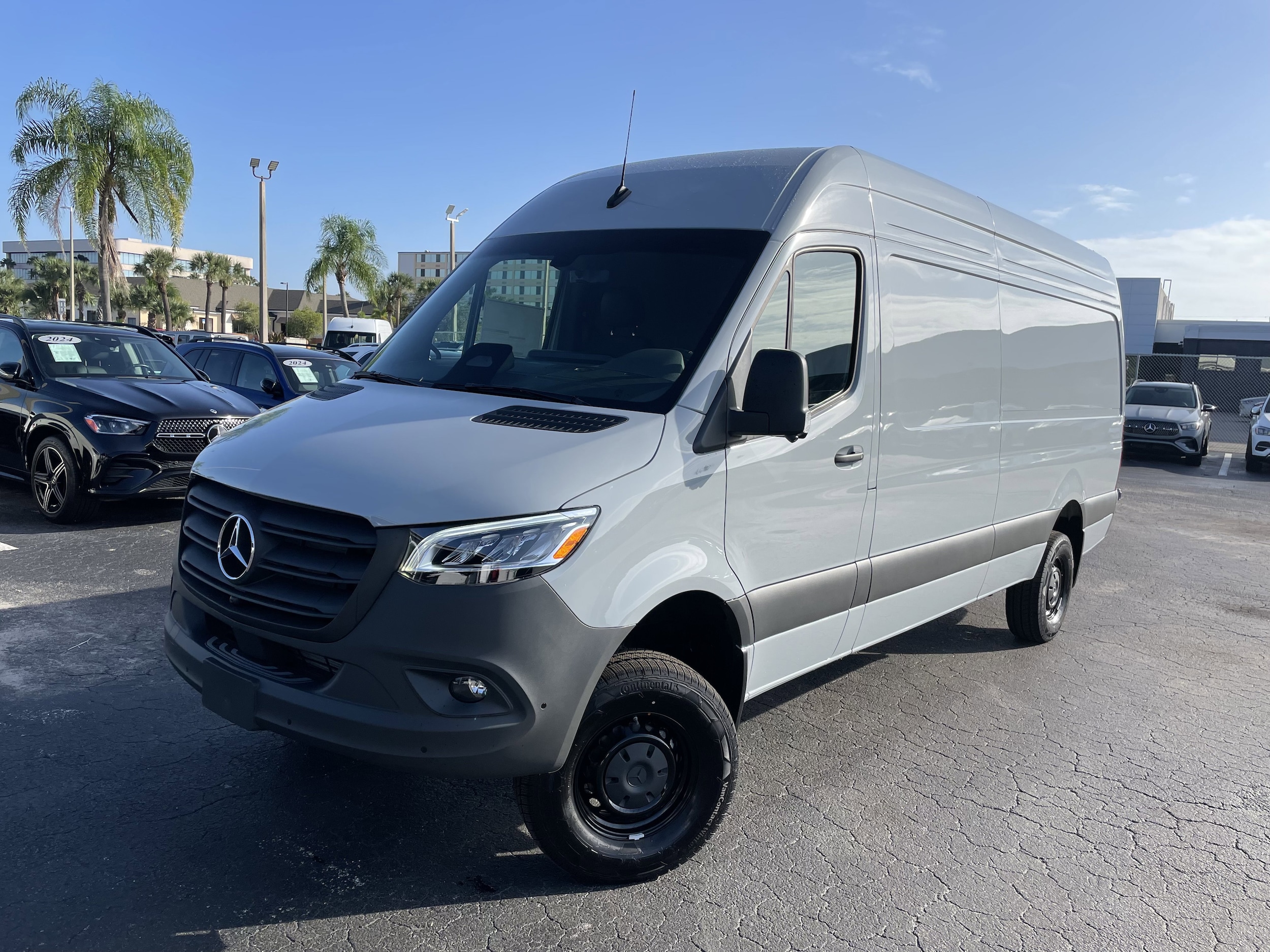 2025 Mercedes-Benz Sprinter Cargo Van Base's photo