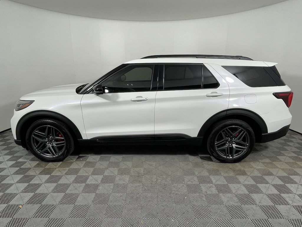 Used 2025 Ford Explorer ST SUV