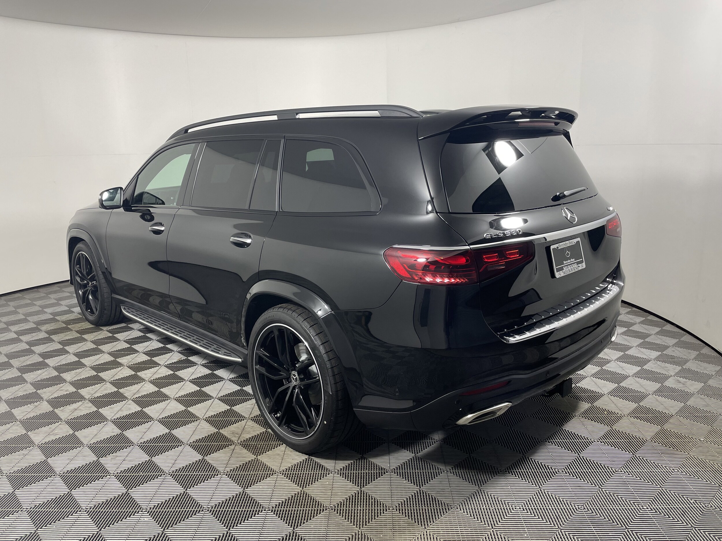 2026 Mercedes Benz GLS 580 4MATIC photo 2