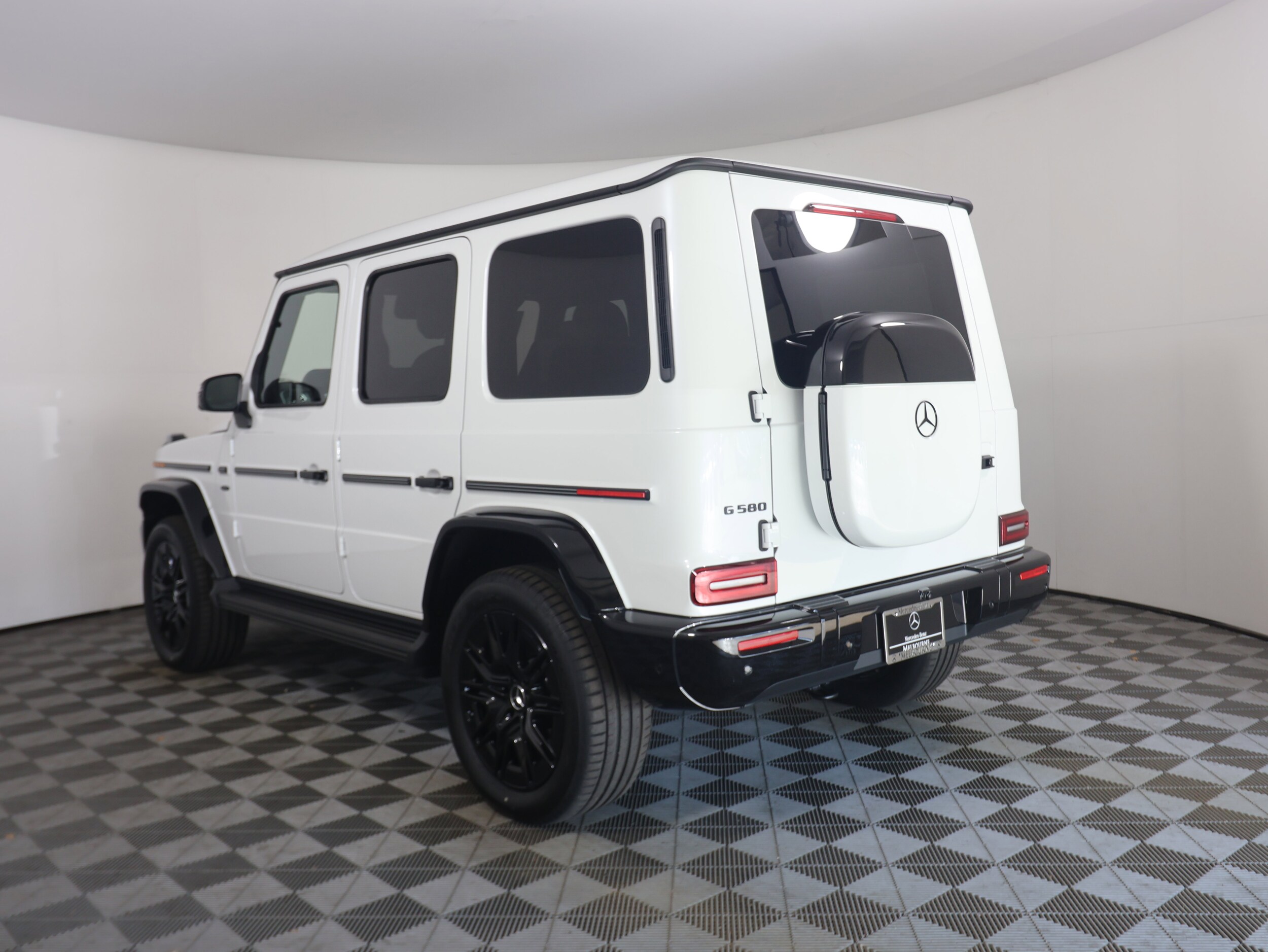 2025 Mercedes Benz G photo 3