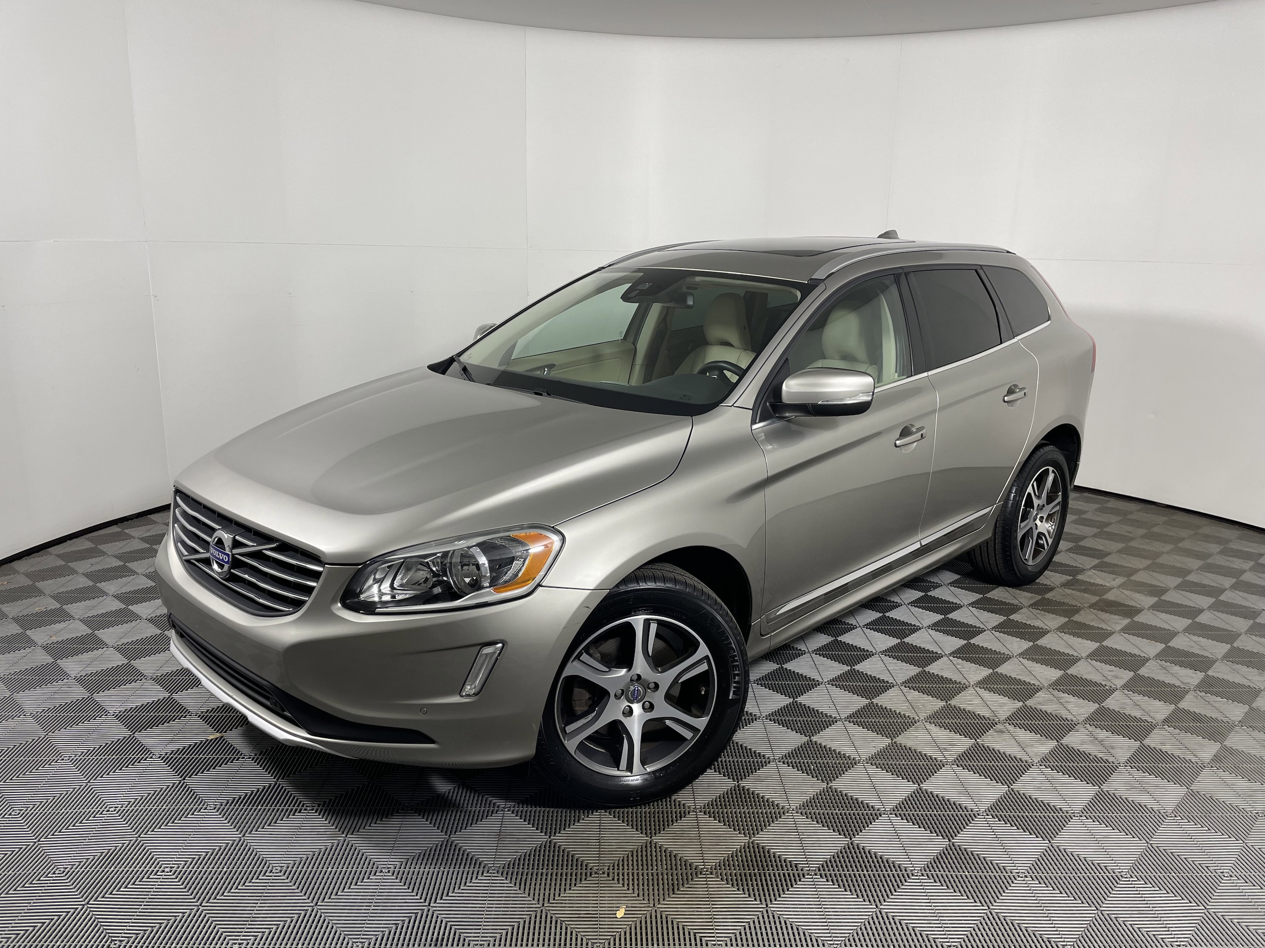 2014 Volvo XC60 T6 Premier Plus