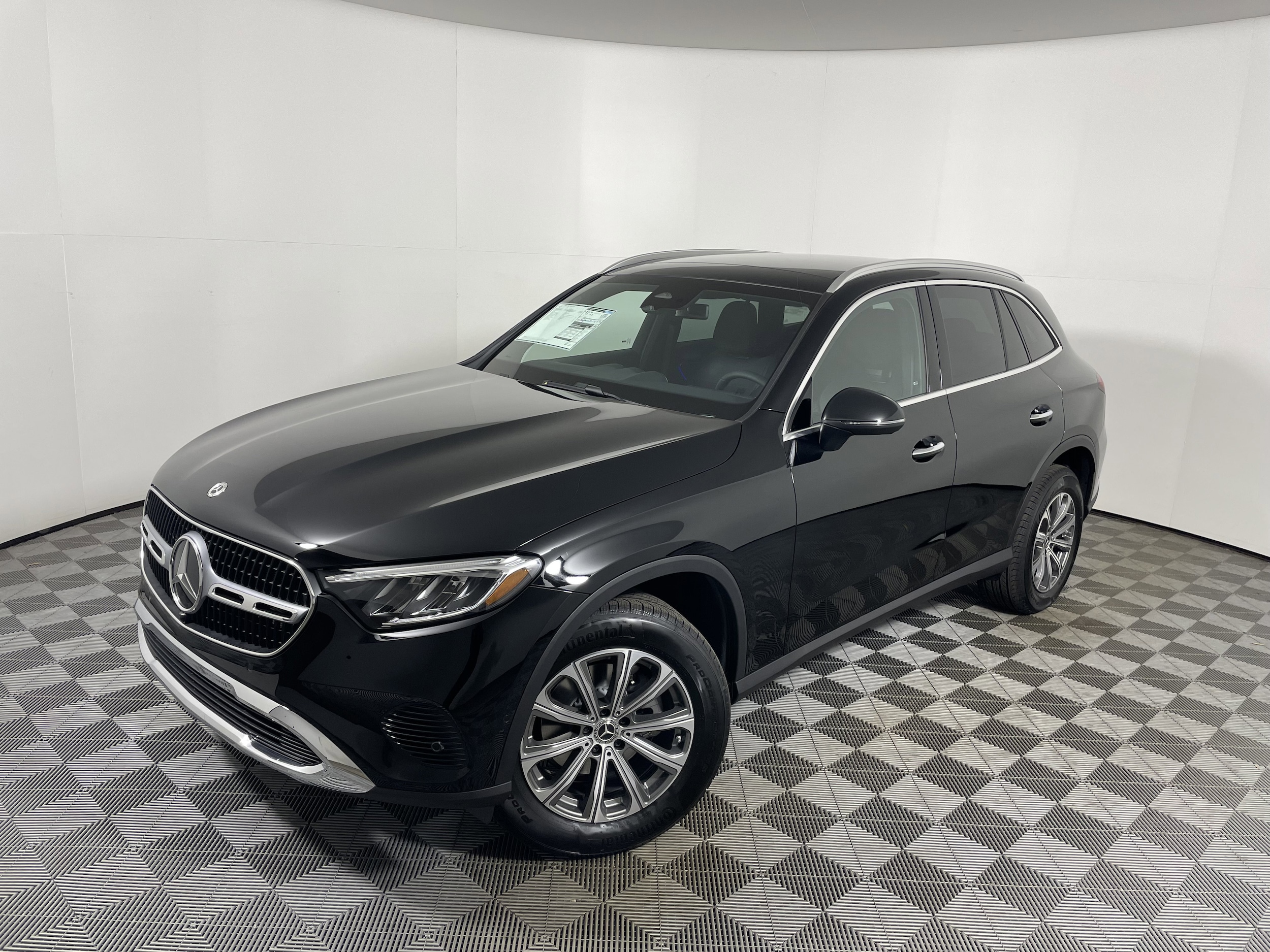 2026 Mercedes-Benz GLC Base's photo