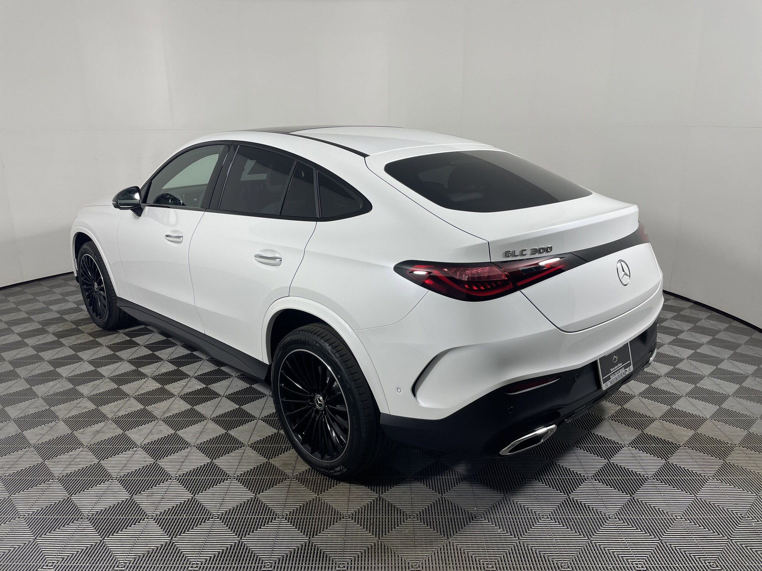 2026 Mercedes Benz GLC 300 4MATIC photo 3