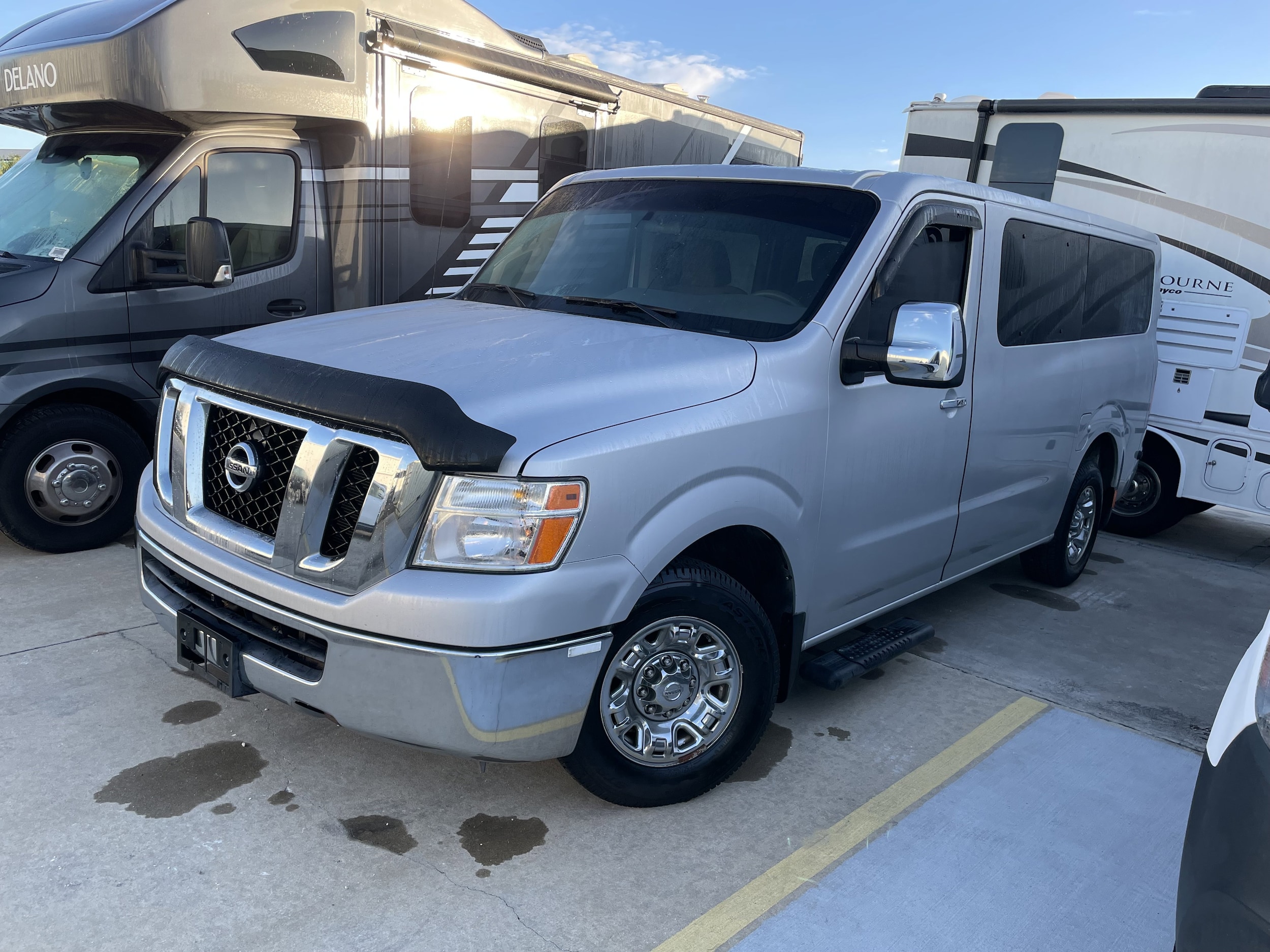 2015 Nissan NV Passenger SV's photo
