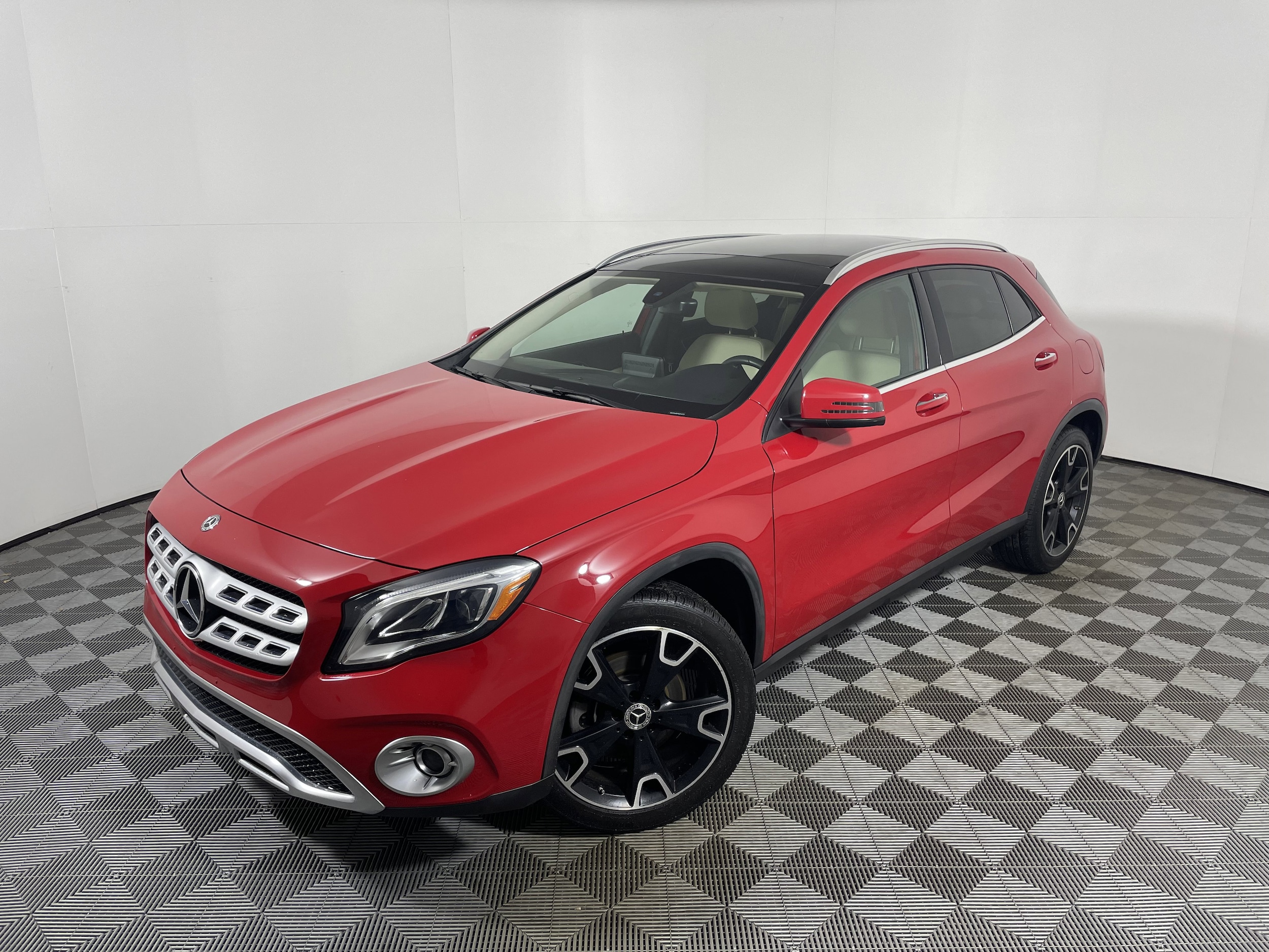 2019 Mercedes-Benz GLA-Class GLA250's photo