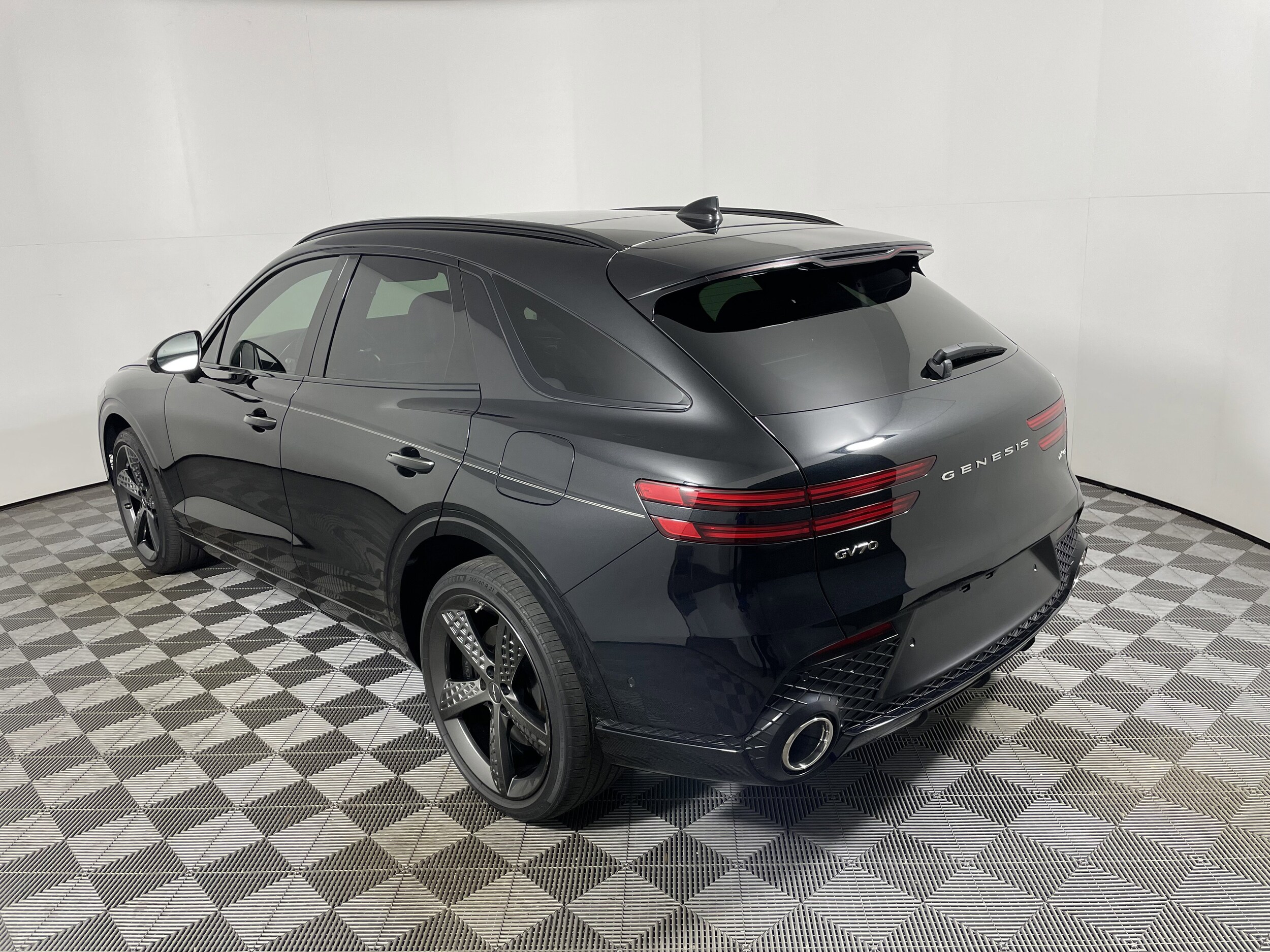 2023 Genesis GV70 2.5T photo 3