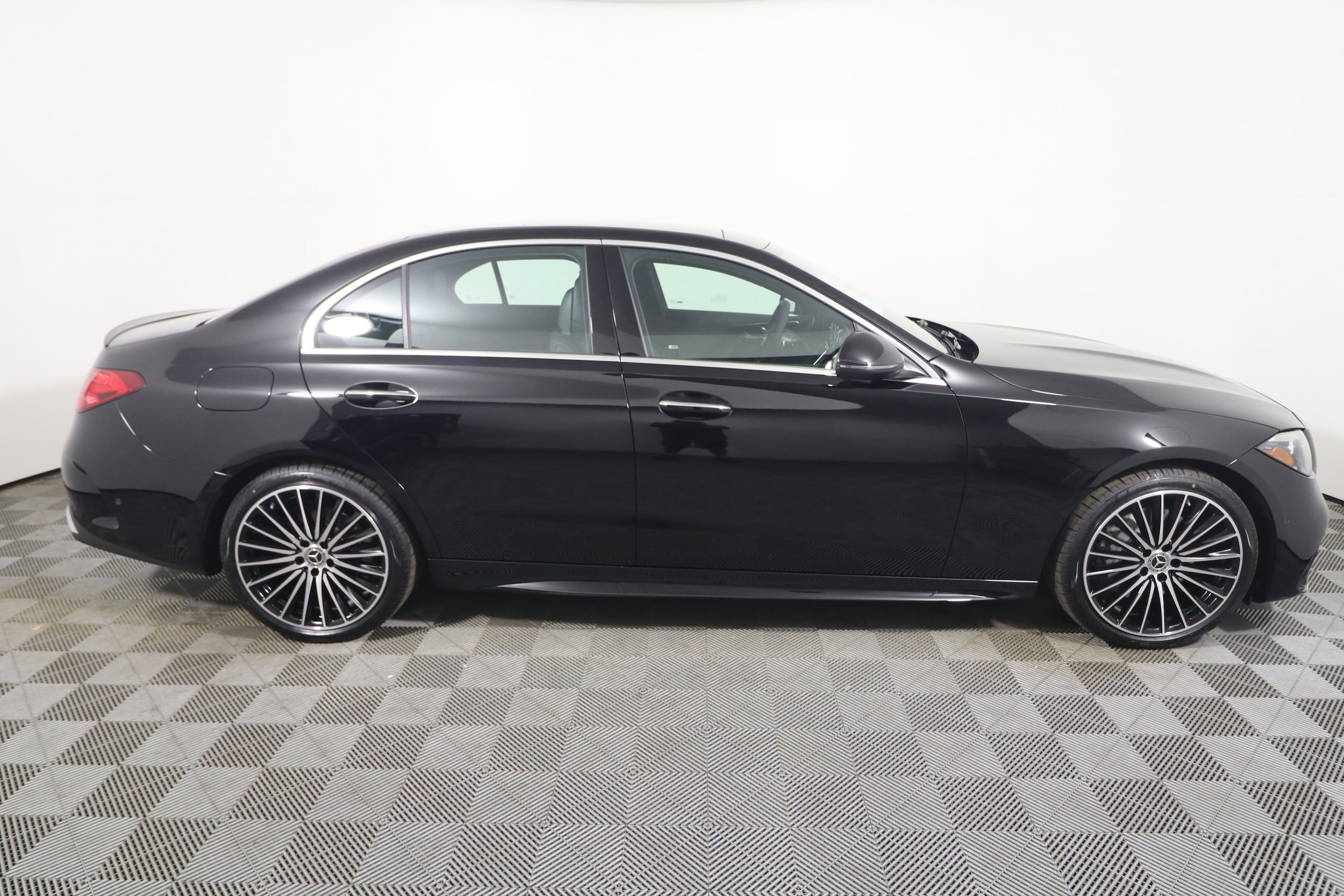 2026 Mercedes-Benz C-Class Sedan C 300 - Photo 6