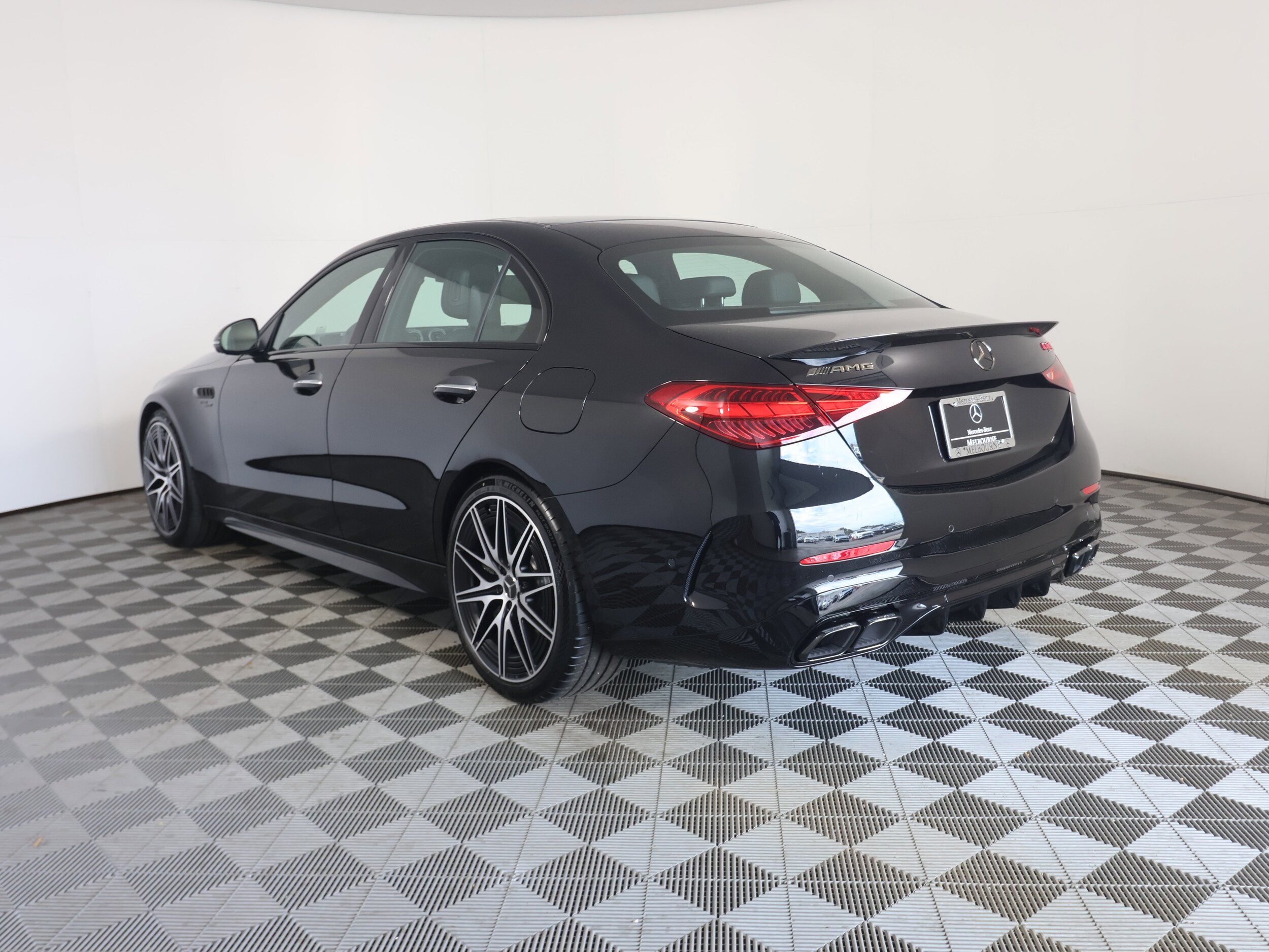 2025 Mercedes Benz C AMG 63 S E PERFORMANCE photo 3