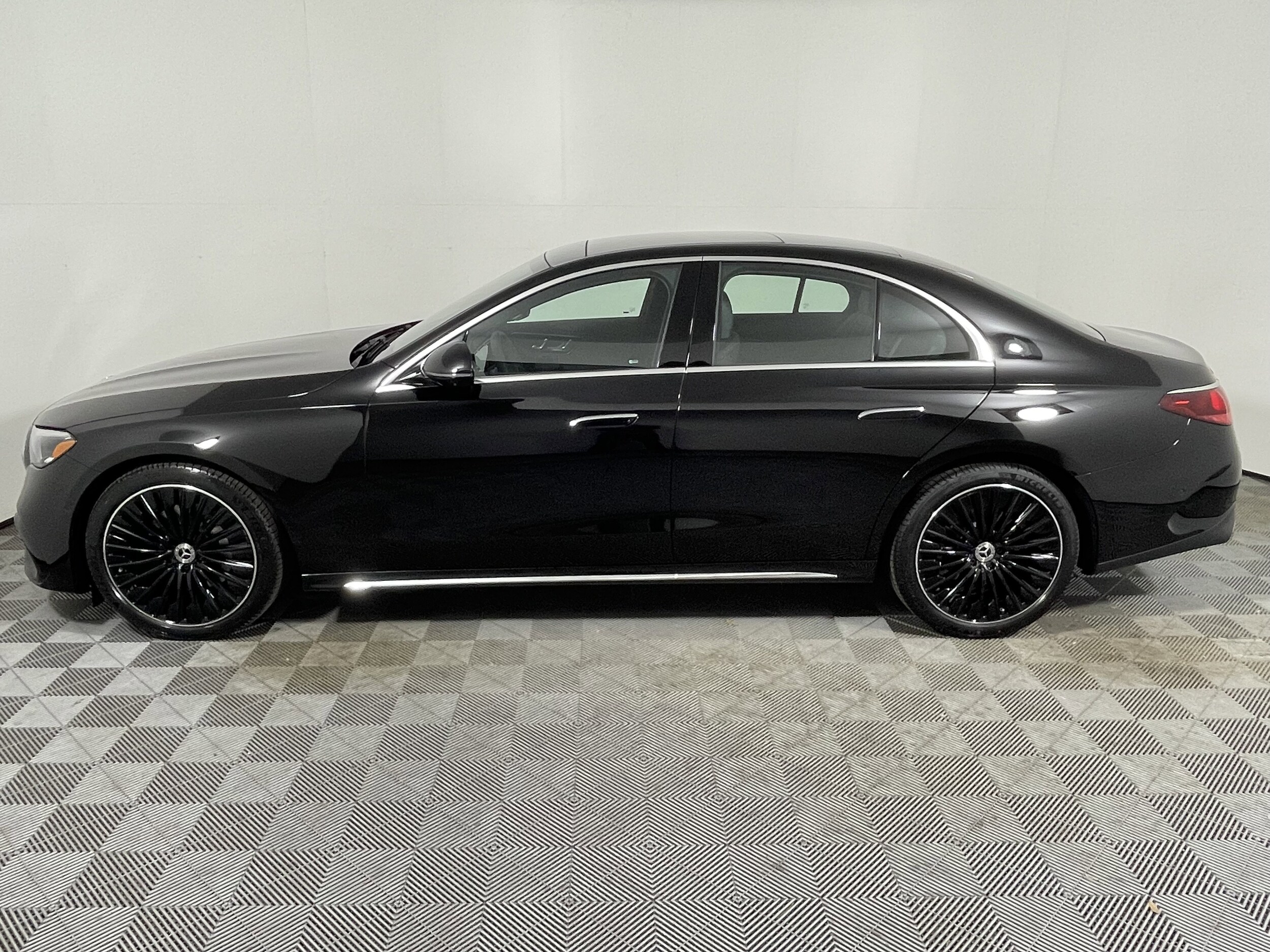2026 Mercedes Benz E photo 2