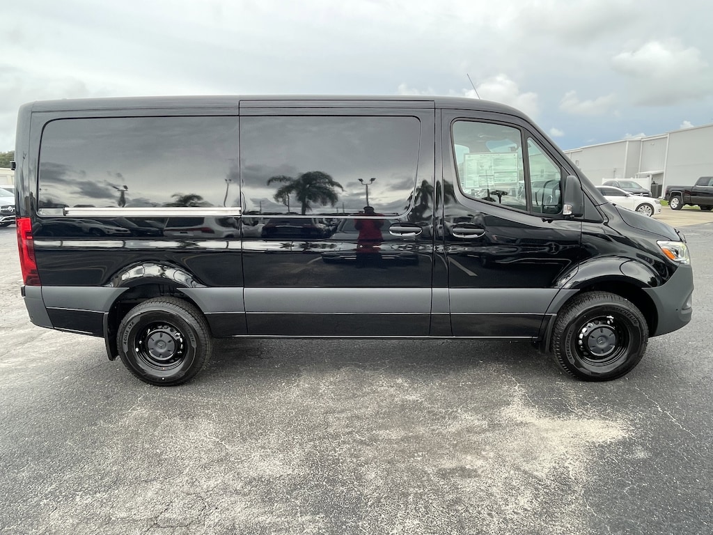 New 2025 Mercedes-Benz Sprinter 2500 Standard Roof 4-Cyl Diesel HO Van Cargo Van